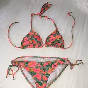 ⬇️Reduced⬇️Billabong Floral Bikini